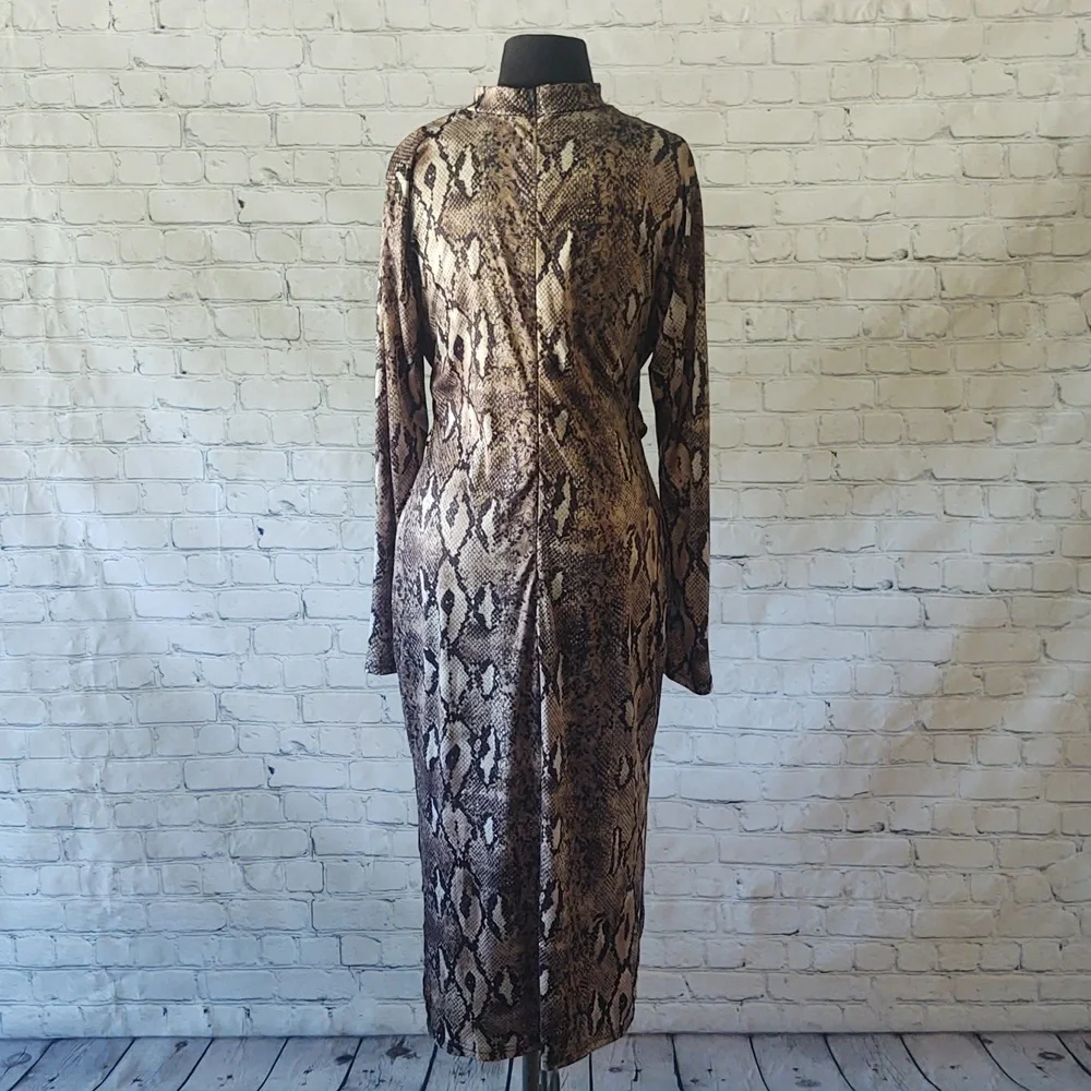 Size Large Mock Neck Reptile Print Dress with 2 Side Splits - Picture 2 of 9
